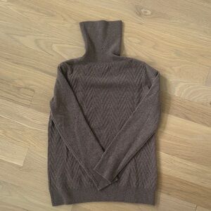 Herringbone Cashmere Club Monaco Sweater— size S